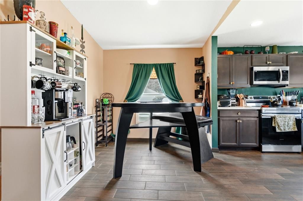 For Sale: $340,000 (3 beds, 2 baths, 1391 Square Feet)