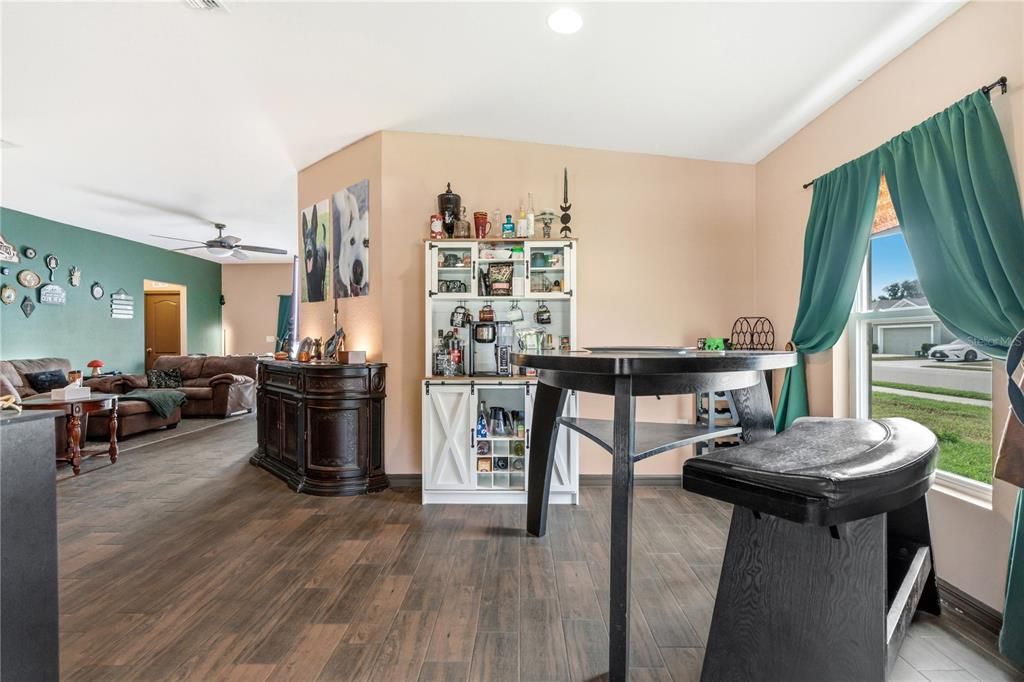 For Sale: $340,000 (3 beds, 2 baths, 1391 Square Feet)