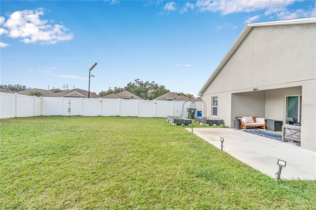 For Sale: $340,000 (3 beds, 2 baths, 1391 Square Feet)