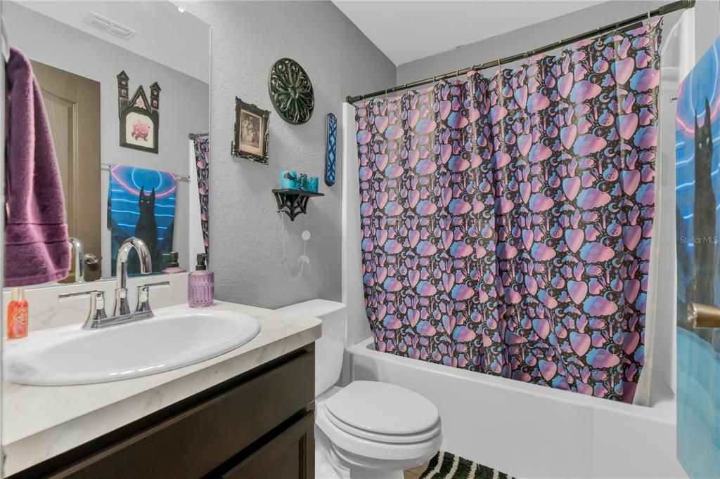 For Sale: $340,000 (3 beds, 2 baths, 1391 Square Feet)