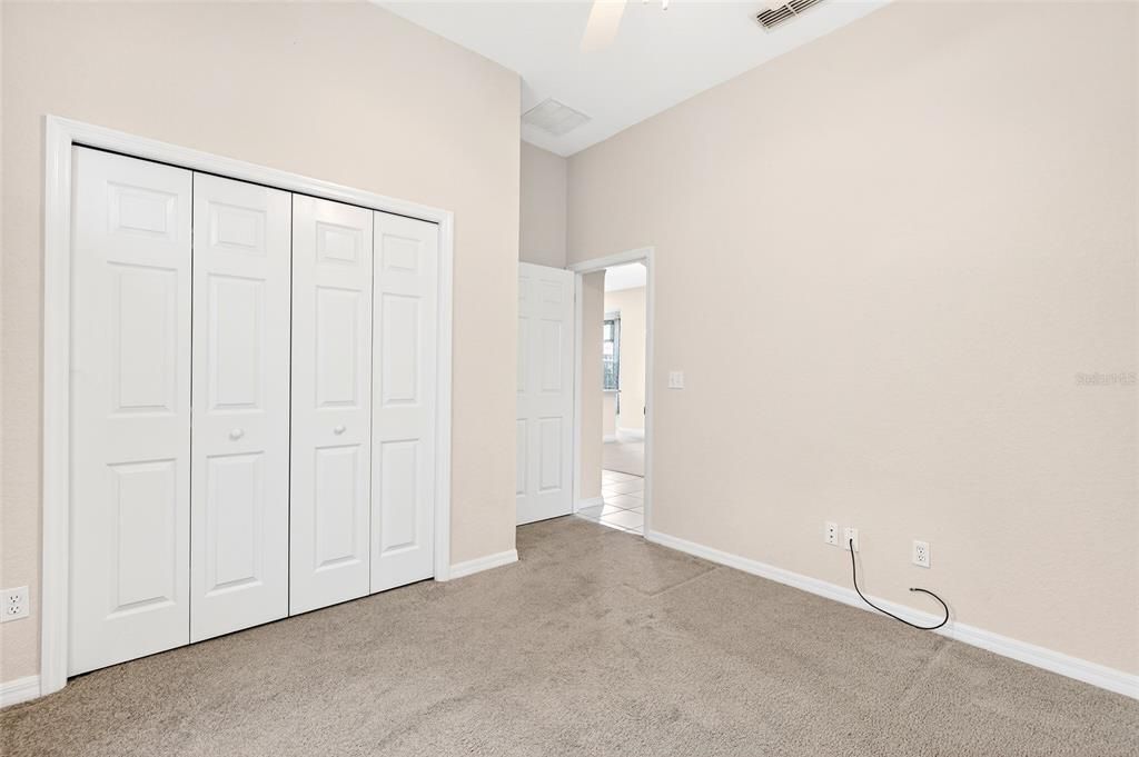 На продажу: $289,900 (3 спален, 2 ванн, 1324 Квадратных фут)