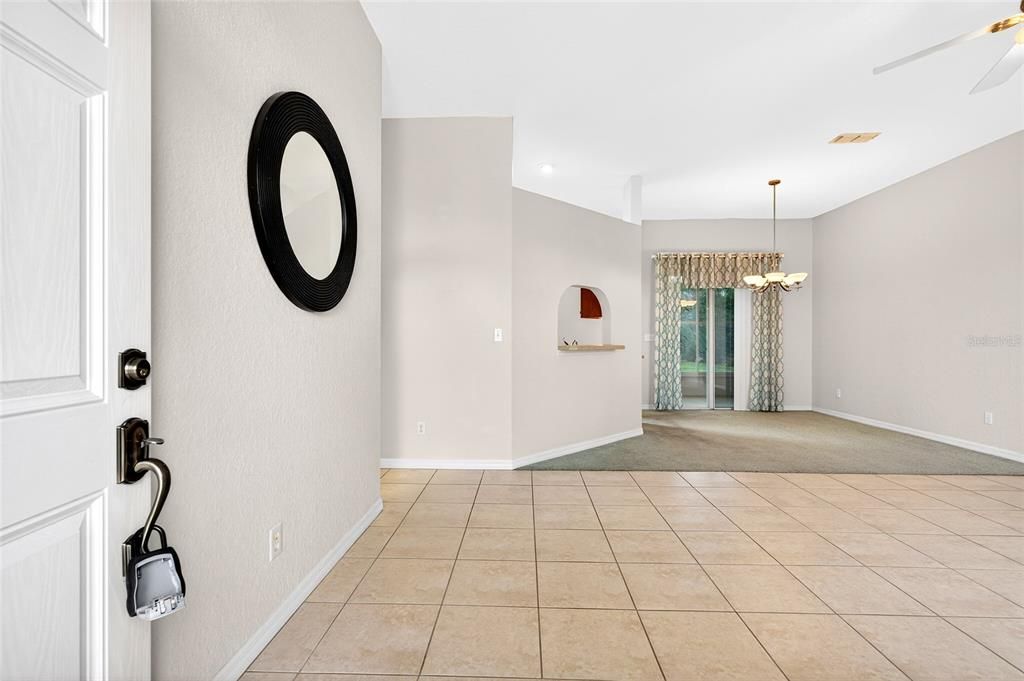 На продажу: $289,900 (3 спален, 2 ванн, 1324 Квадратных фут)