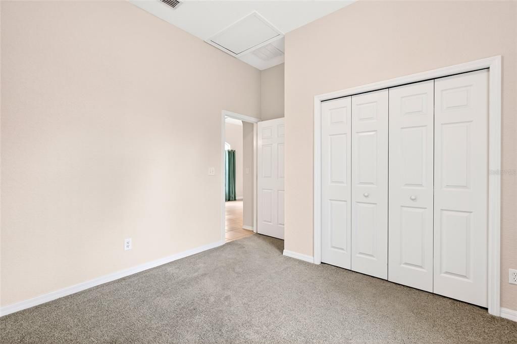 На продажу: $289,900 (3 спален, 2 ванн, 1324 Квадратных фут)