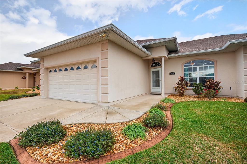 На продажу: $289,900 (3 спален, 2 ванн, 1324 Квадратных фут)