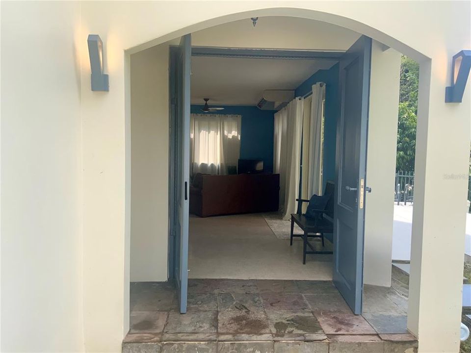 На продажу: $650,000 (4 спален, 2 ванн, 2700 Квадратных фут)