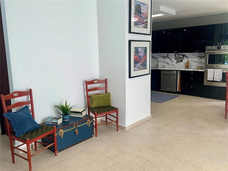 На продажу: $650,000 (4 спален, 2 ванн, 2700 Квадратных фут)