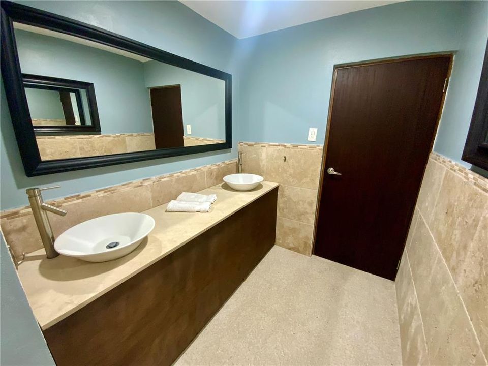 На продажу: $650,000 (4 спален, 2 ванн, 2700 Квадратных фут)