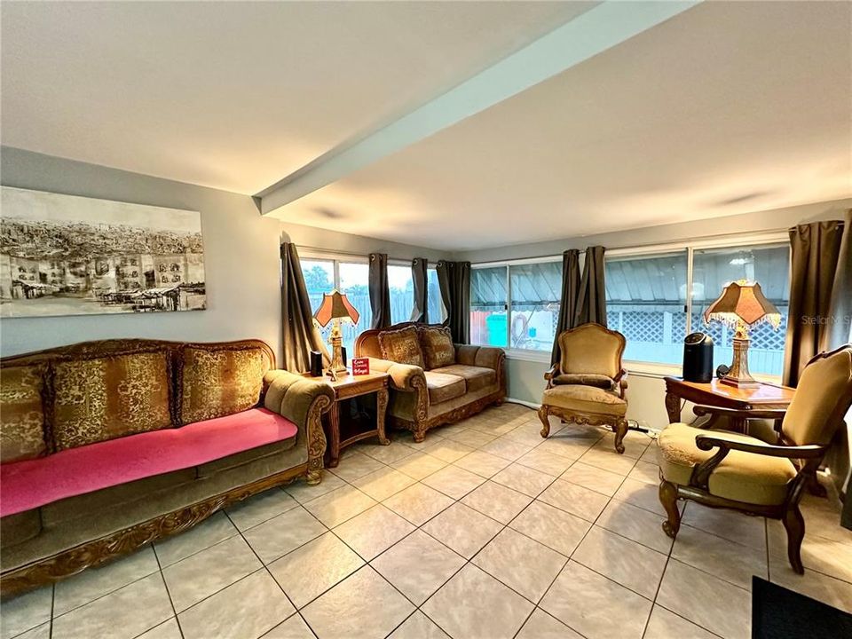 En Venta: $235,000 (2 camas, 1 baños, 792 Pies cuadrados)