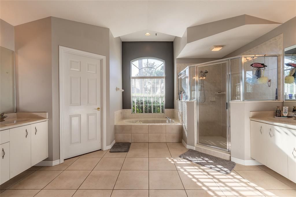 待售: $569,900 (5 贝兹, 3 浴室, 2867 平方英尺)