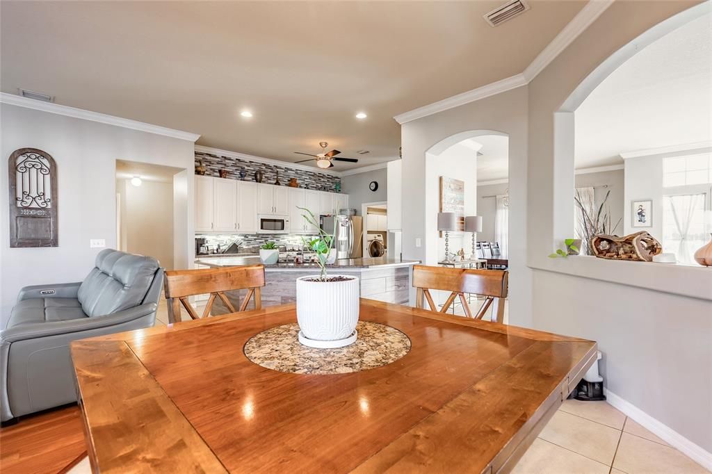 待售: $569,900 (5 贝兹, 3 浴室, 2867 平方英尺)