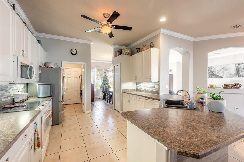 待售: $569,900 (5 贝兹, 3 浴室, 2867 平方英尺)