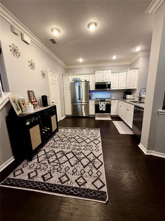 For Sale: $429,900 (3 beds, 2 baths, 1735 Square Feet)