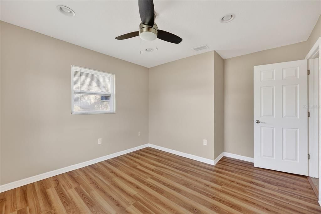 For Sale: $369,900 (3 beds, 2 baths, 1401 Square Feet)