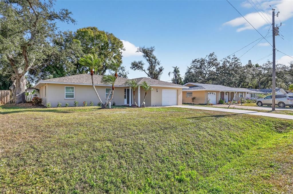 For Sale: $369,900 (3 beds, 2 baths, 1401 Square Feet)