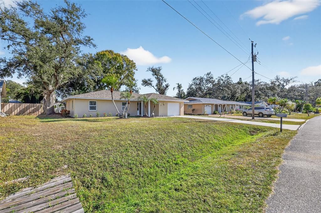 For Sale: $369,900 (3 beds, 2 baths, 1401 Square Feet)