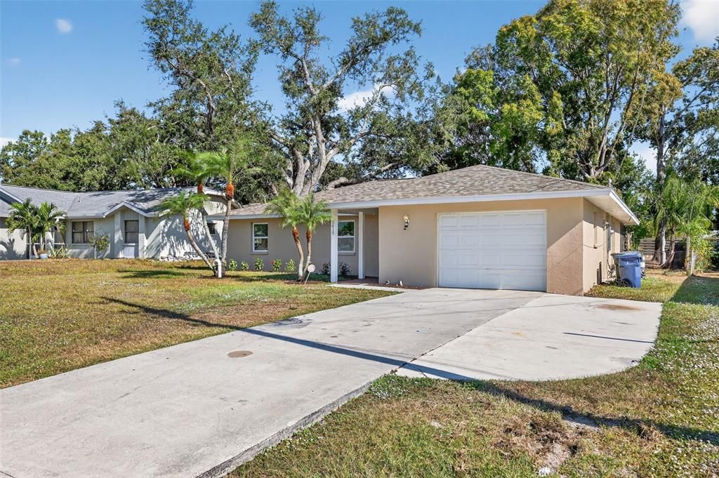 For Sale: $369,900 (3 beds, 2 baths, 1401 Square Feet)