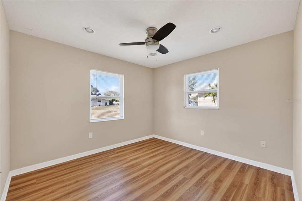 For Sale: $369,900 (3 beds, 2 baths, 1401 Square Feet)