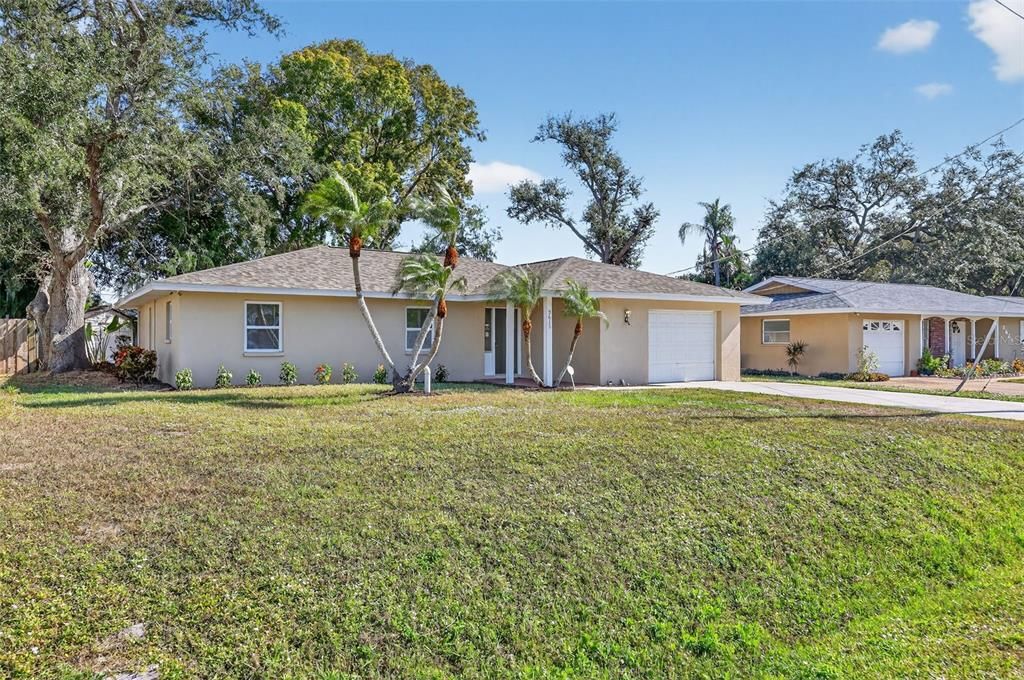 For Sale: $369,900 (3 beds, 2 baths, 1401 Square Feet)