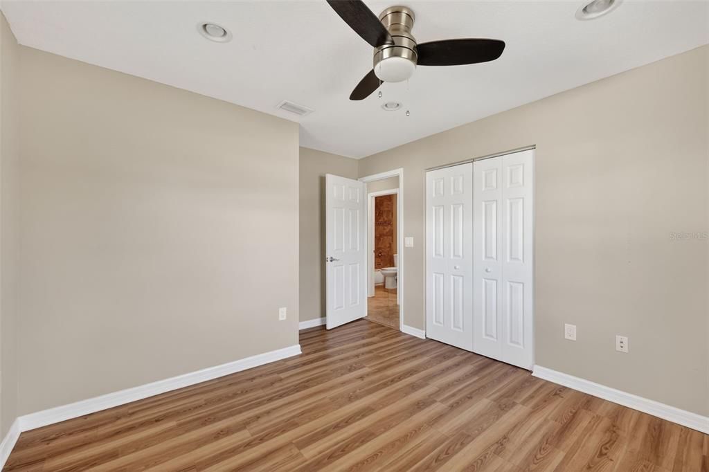 For Sale: $369,900 (3 beds, 2 baths, 1401 Square Feet)