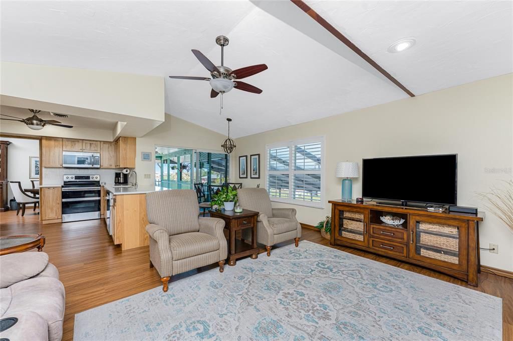 En Venta: $699,000 (4 camas, 3 baños, 2552 Pies cuadrados)