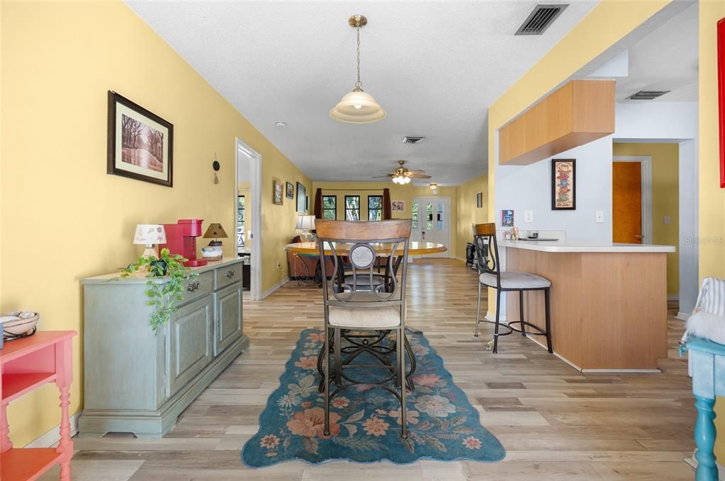 En Venta: $248,000 (2 camas, 2 baños, 1424 Pies cuadrados)