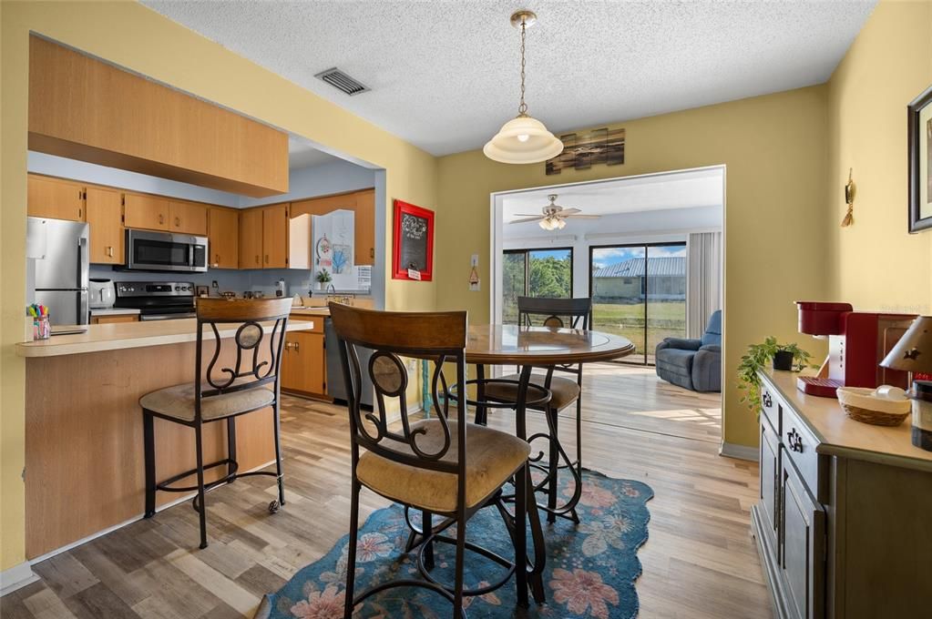 En Venta: $248,000 (2 camas, 2 baños, 1424 Pies cuadrados)