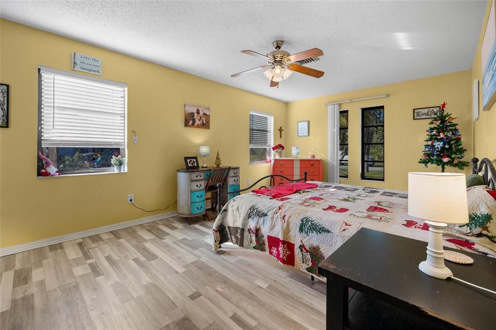 En Venta: $248,000 (2 camas, 2 baños, 1424 Pies cuadrados)