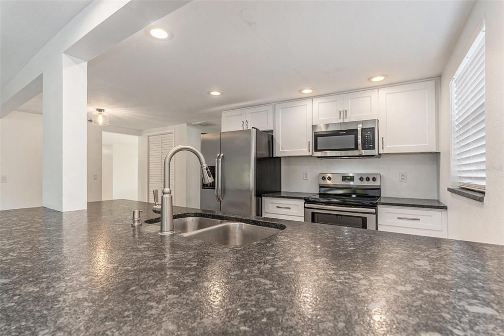 En Venta: $290,000 (2 camas, 2 baños, 1454 Pies cuadrados)