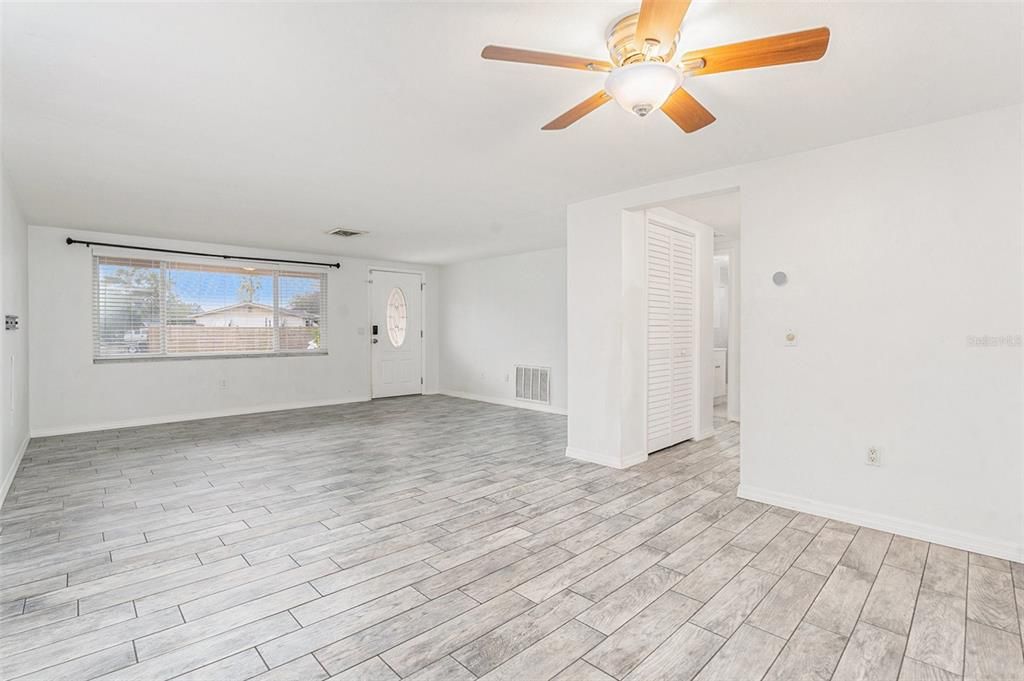 En Venta: $290,000 (2 camas, 2 baños, 1454 Pies cuadrados)