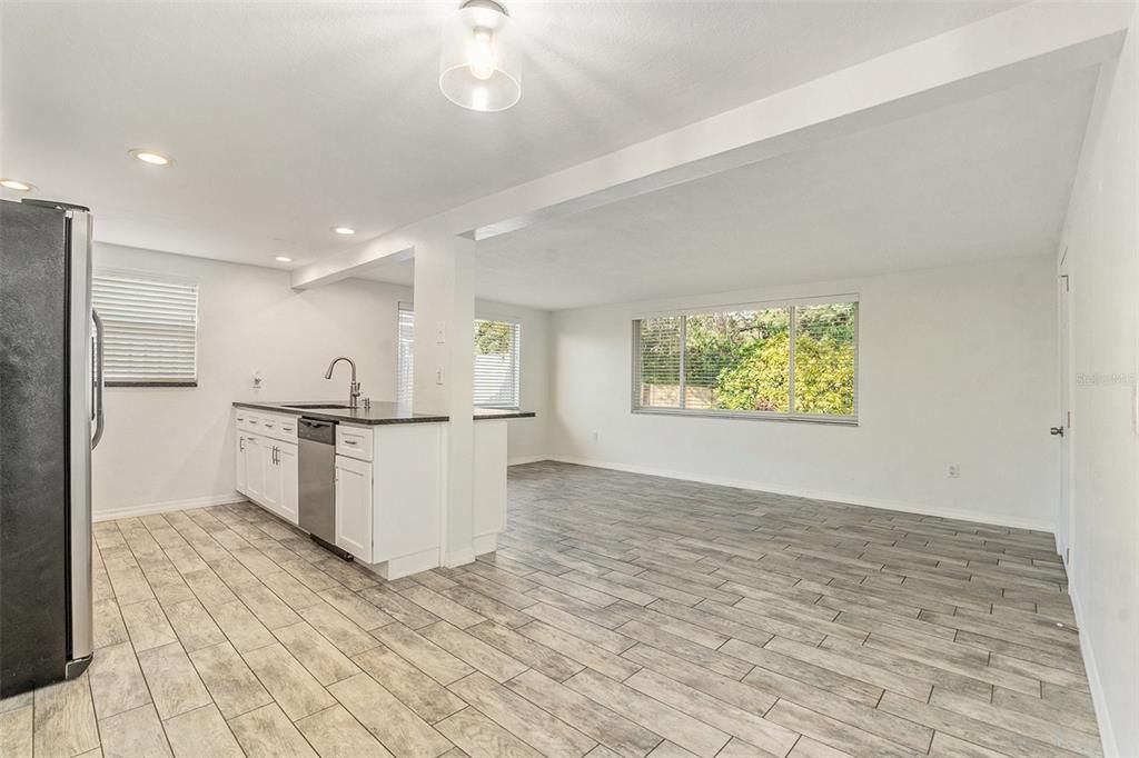 En Venta: $290,000 (2 camas, 2 baños, 1454 Pies cuadrados)