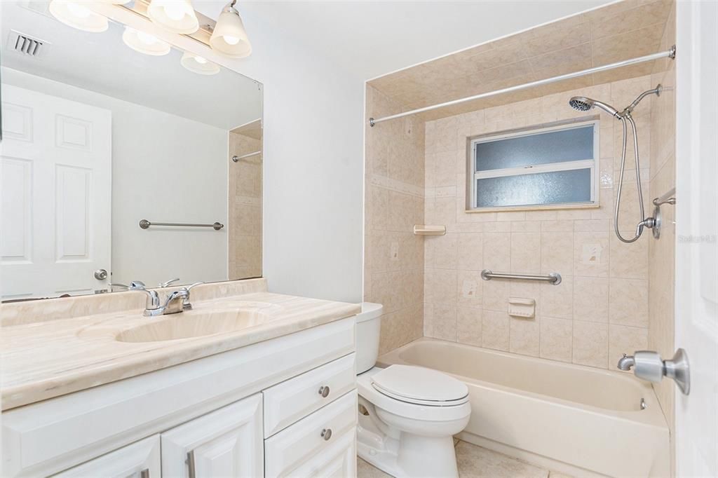 En Venta: $290,000 (2 camas, 2 baños, 1454 Pies cuadrados)