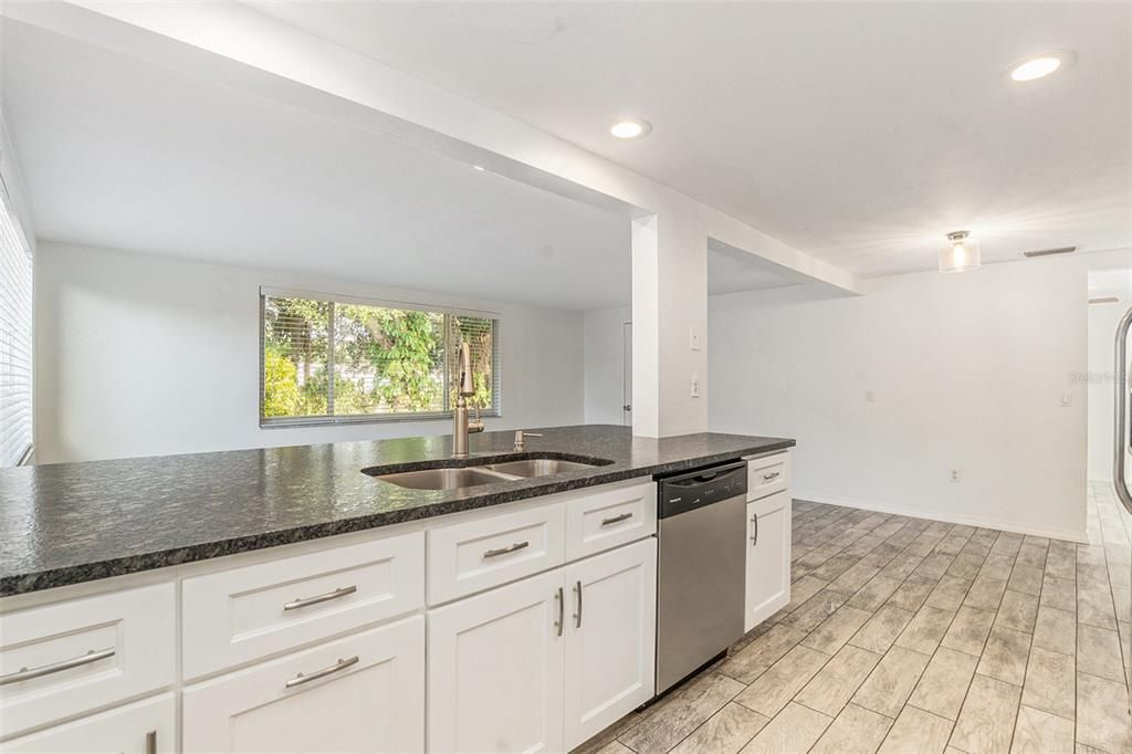 En Venta: $290,000 (2 camas, 2 baños, 1454 Pies cuadrados)