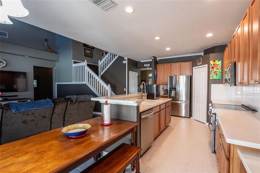 En Venta: $399,000 (5 camas, 4 baños, 2717 Pies cuadrados)