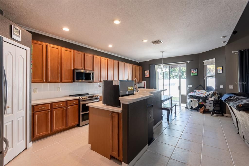 En Venta: $399,000 (5 camas, 4 baños, 2717 Pies cuadrados)