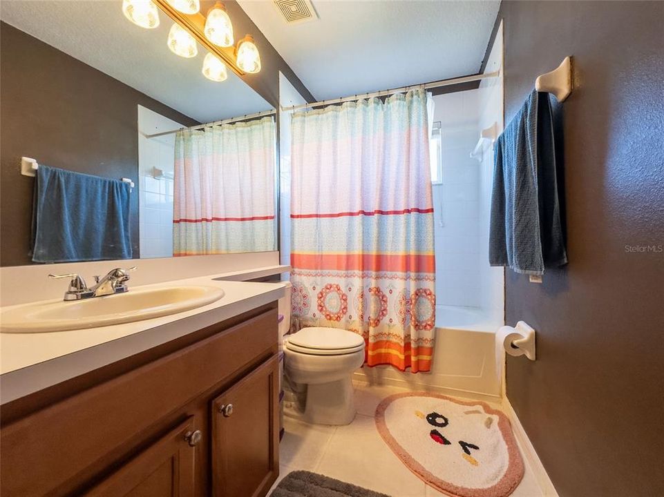 En Venta: $399,000 (5 camas, 4 baños, 2717 Pies cuadrados)