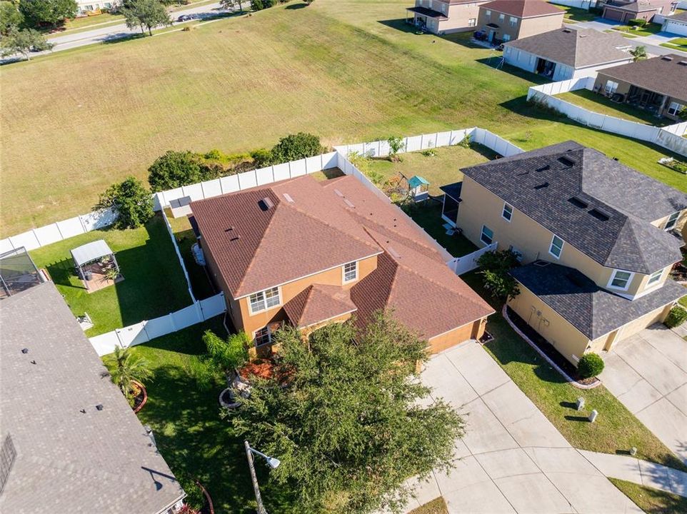 En Venta: $399,000 (5 camas, 4 baños, 2717 Pies cuadrados)