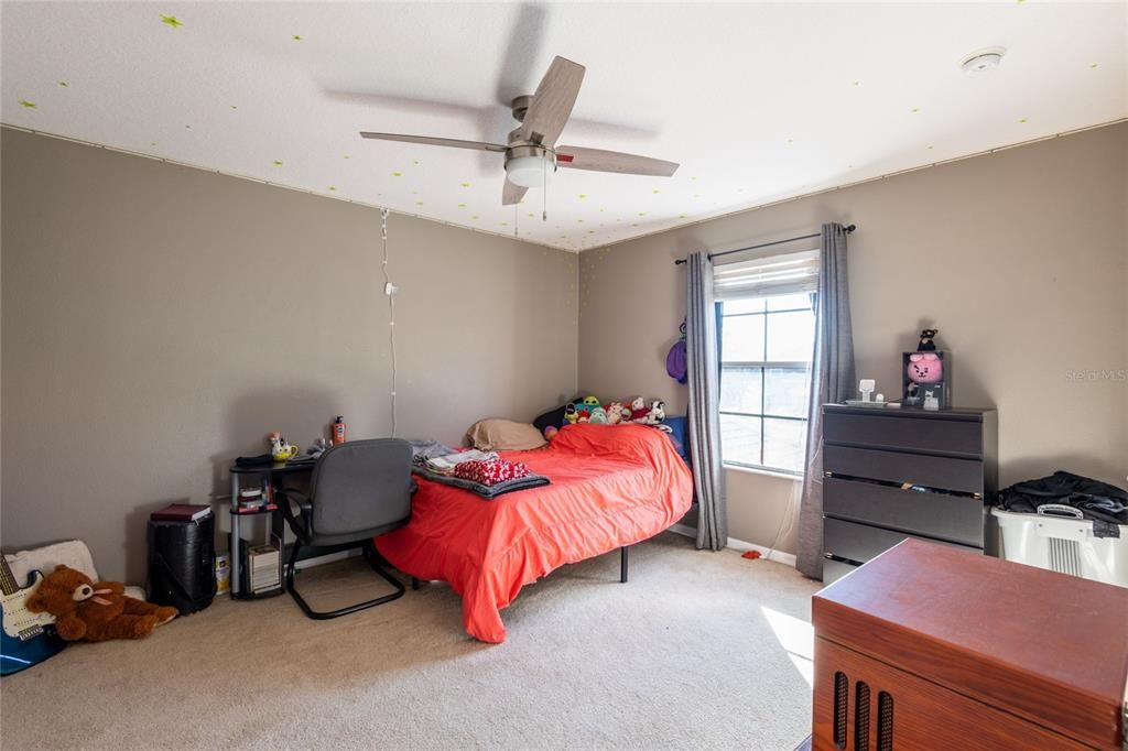 En Venta: $399,000 (5 camas, 4 baños, 2717 Pies cuadrados)