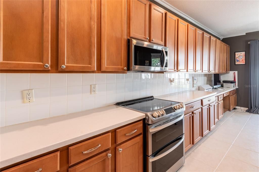 En Venta: $399,000 (5 camas, 4 baños, 2717 Pies cuadrados)