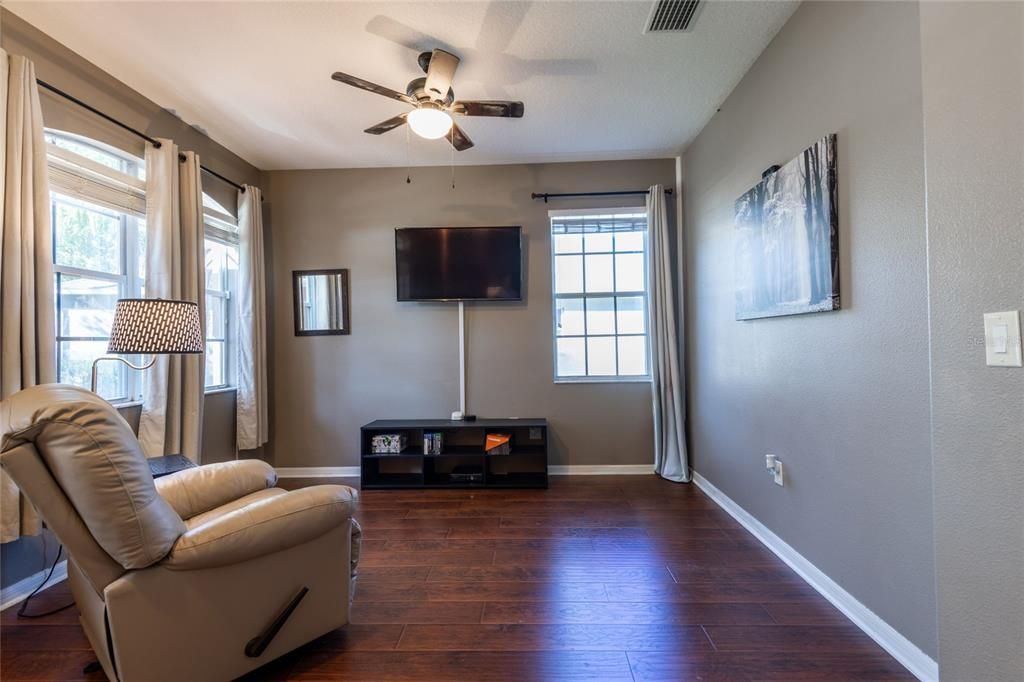 En Venta: $399,000 (5 camas, 4 baños, 2717 Pies cuadrados)