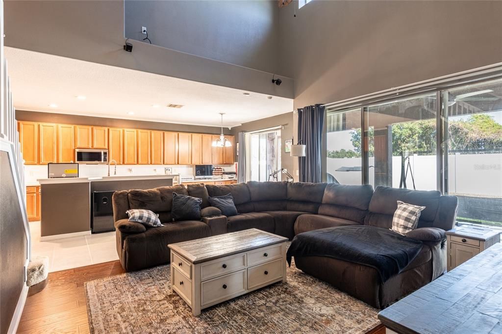 En Venta: $399,000 (5 camas, 4 baños, 2717 Pies cuadrados)