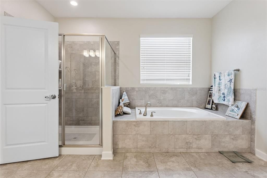 На продажу: $660,000 (4 спален, 3 ванн, 3250 Квадратных фут)