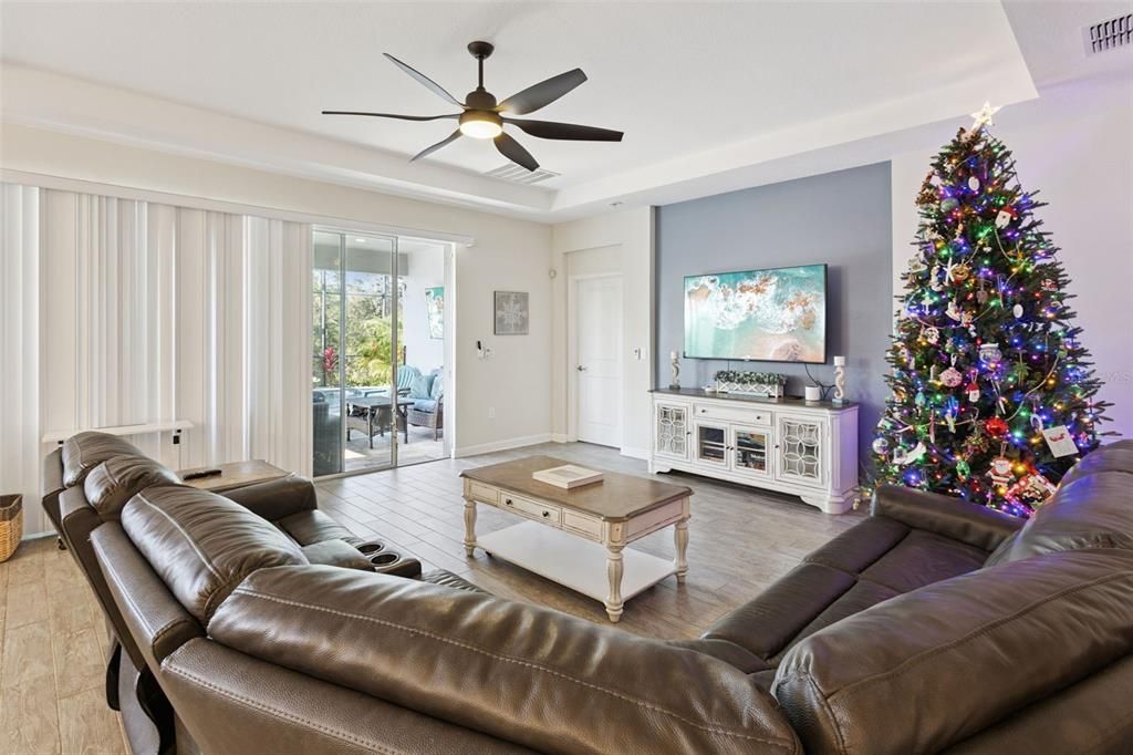 На продажу: $660,000 (4 спален, 3 ванн, 3250 Квадратных фут)