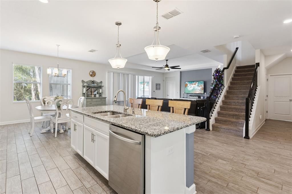 На продажу: $660,000 (4 спален, 3 ванн, 3250 Квадратных фут)