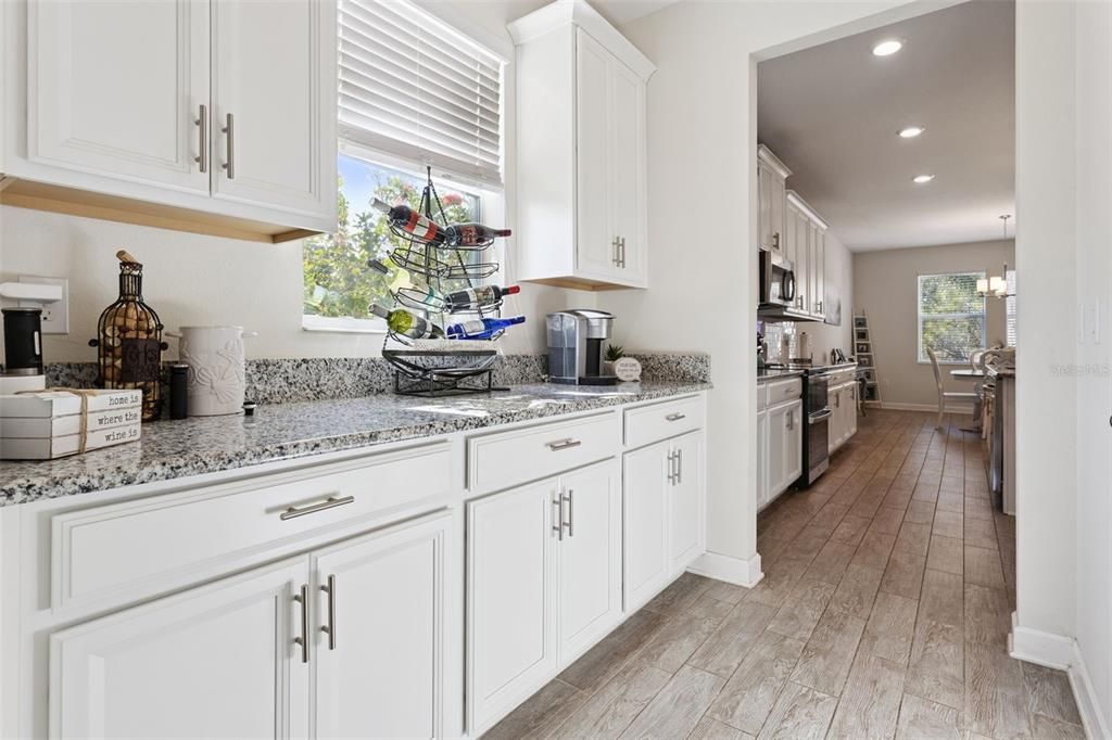 На продажу: $660,000 (4 спален, 3 ванн, 3250 Квадратных фут)