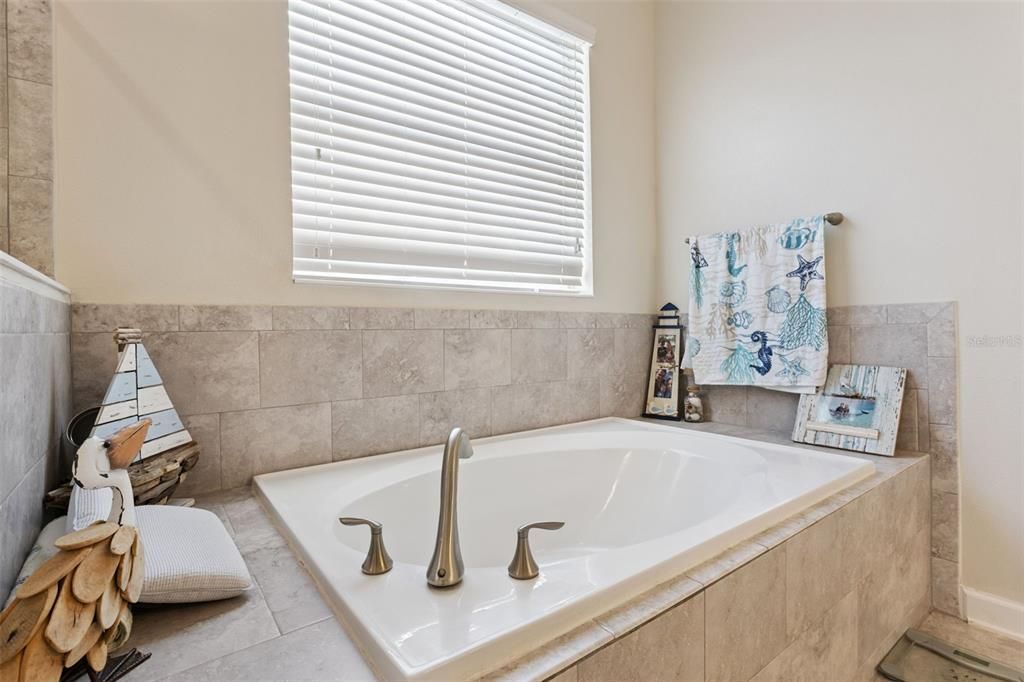 На продажу: $660,000 (4 спален, 3 ванн, 3250 Квадратных фут)