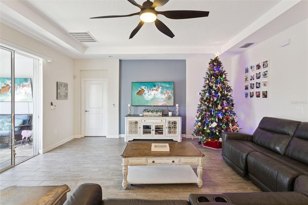 На продажу: $660,000 (4 спален, 3 ванн, 3250 Квадратных фут)