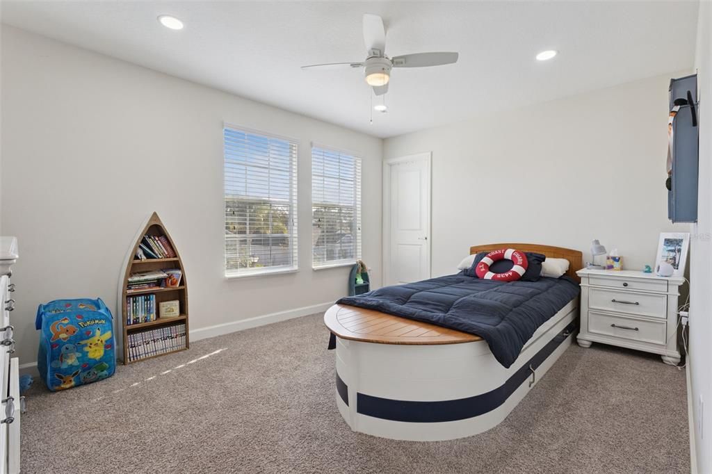 На продажу: $660,000 (4 спален, 3 ванн, 3250 Квадратных фут)