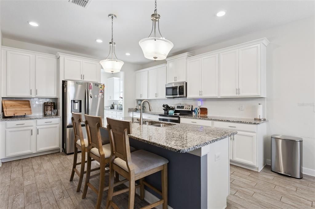 На продажу: $660,000 (4 спален, 3 ванн, 3250 Квадратных фут)