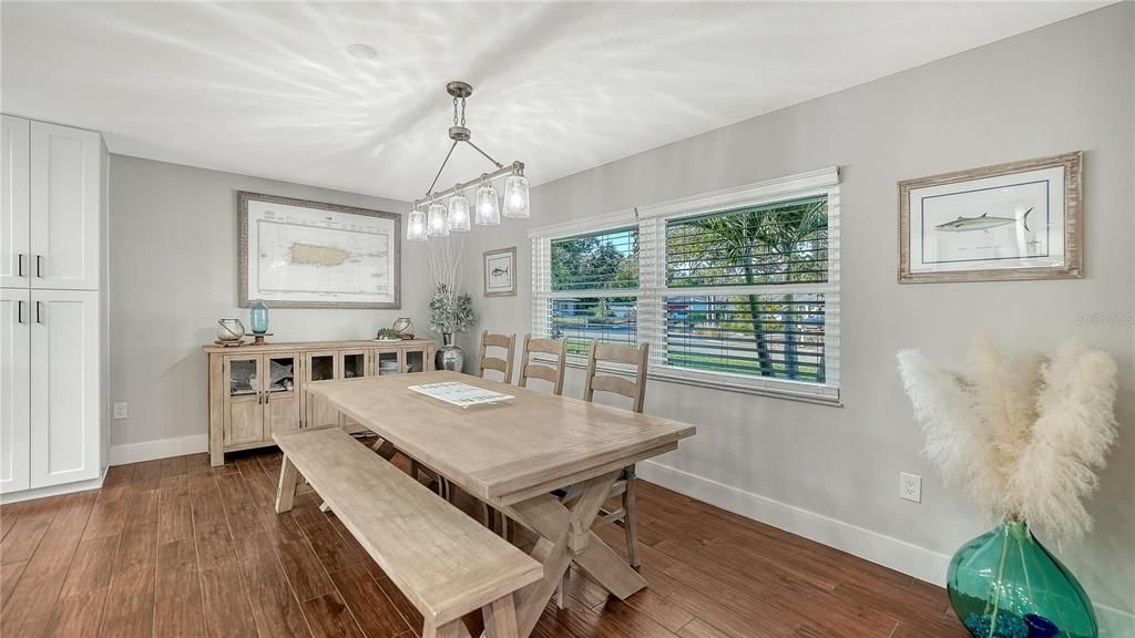 En Venta: $630,000 (3 camas, 2 baños, 1663 Pies cuadrados)