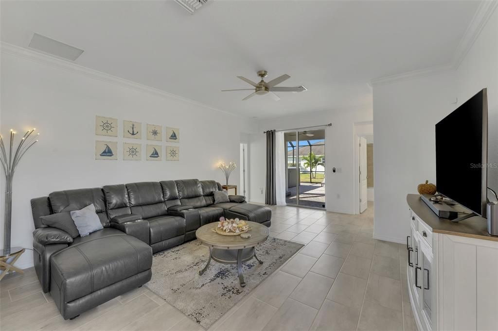 待售: $399,900 (3 贝兹, 2 浴室, 1670 平方英尺)